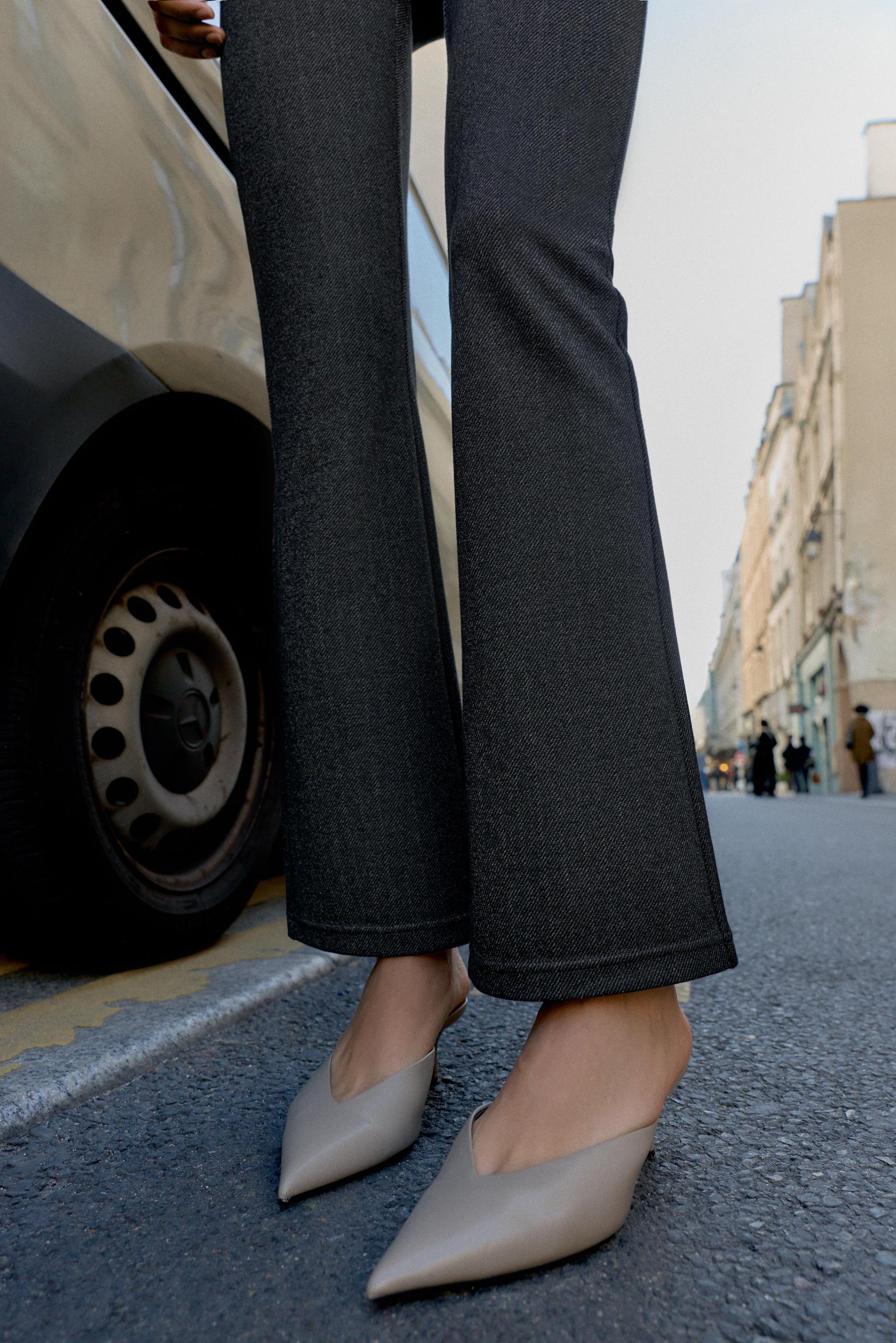 COMFORT STRIPED FLARE LEGGINGS